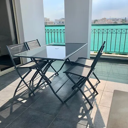 Carolina 2-bedroom Apartment Larnaca